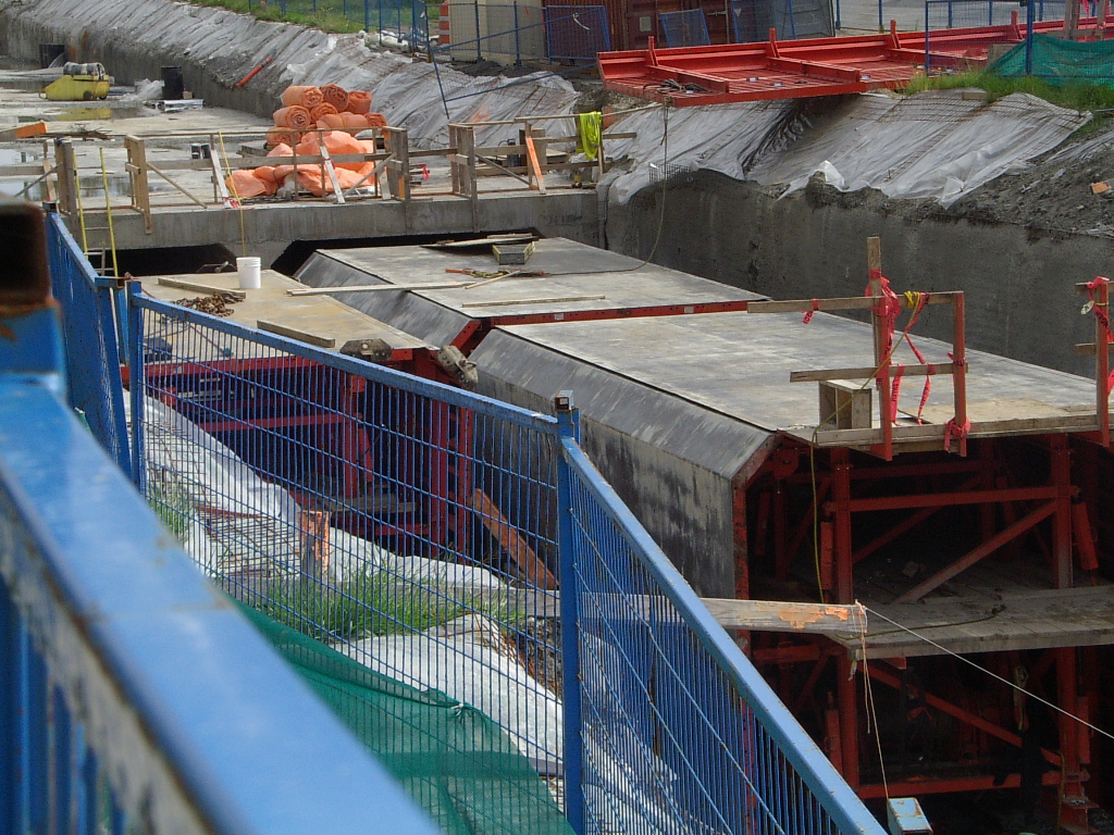cut-and-cover construction along Cambie Street as part of Canada Line construction. Picture taken between 41st and 49th Avenue.